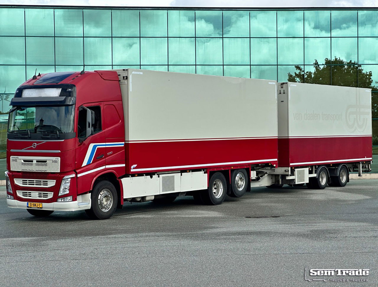 Volvo FH 500 I-Park Cool VAN Beurden Isolated Boxes Tail Lift TRS CoolING TOP Condition Holland-Combi - משאית קירור: תמונה 1 Volvo FH 500 I-Park Cool VAN Beurden Isolated Boxes Tail Lift TRS CoolING TOP Condition Holland-Combi - משאית קירור: תמונה 1