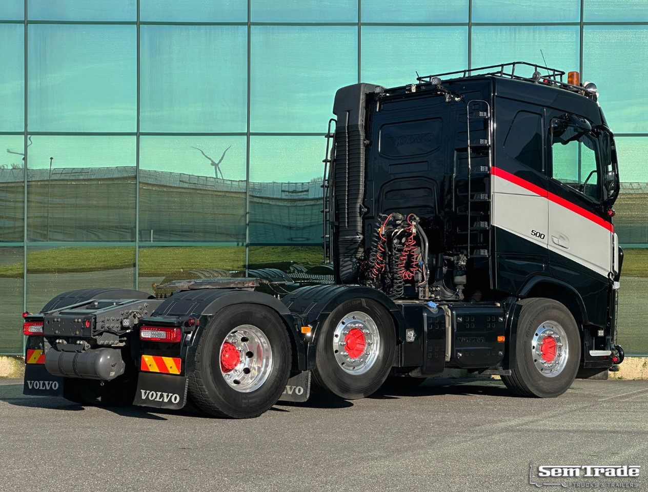 Volvo FH 6X2 LOW Roof 579.000 KM Special Interior Super Condition NEW APK - TUV - יחידת טרקטור: תמונה 4 Volvo FH 6X2 LOW Roof 579.000 KM Special Interior Super Condition NEW APK - TUV - יחידת טרקטור: תמונה 4