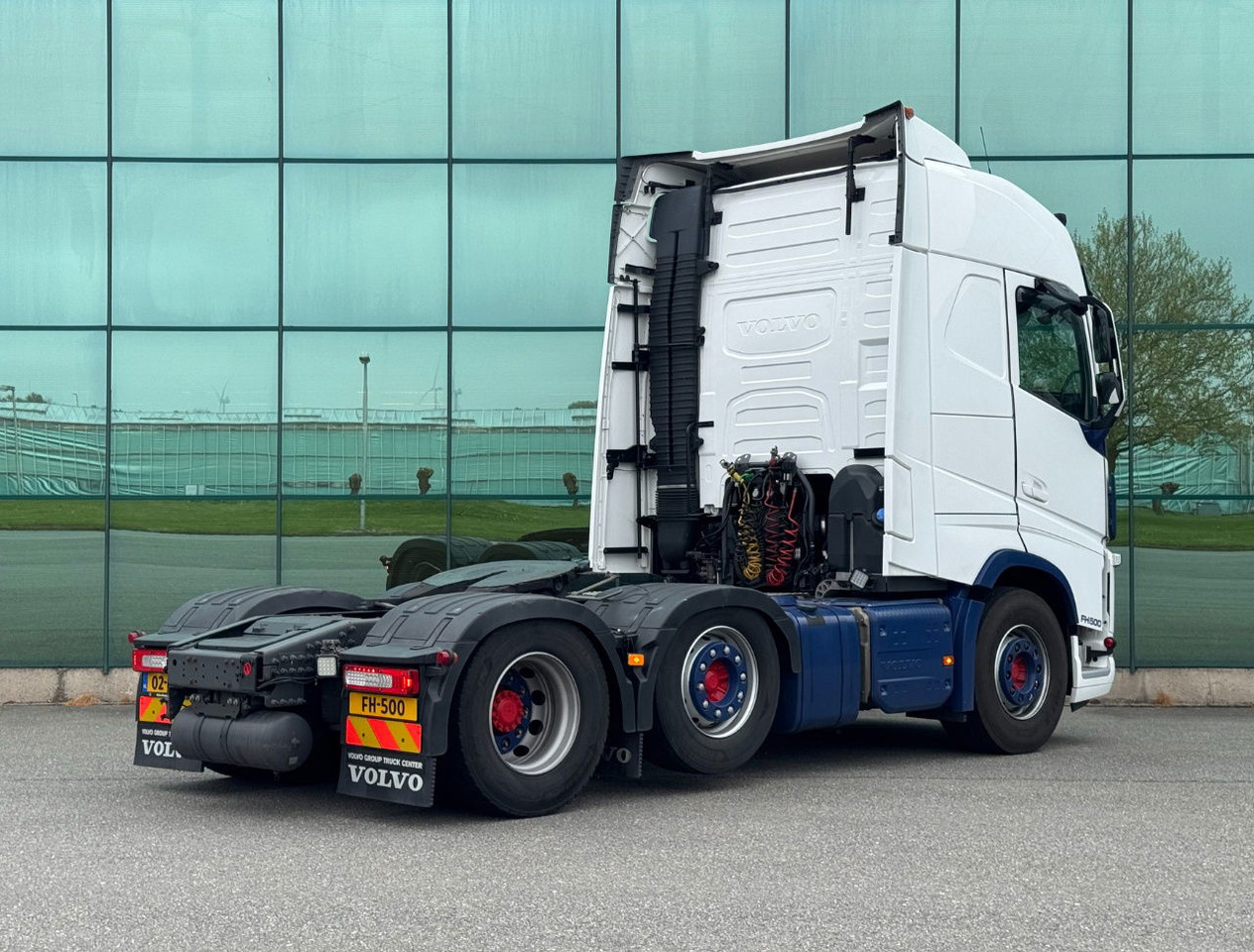 Volvo FH Globetrotter 6X2 701.000 KM Super Condition NL Truck - יחידת טרקטור: תמונה 4 Volvo FH Globetrotter 6X2 701.000 KM Super Condition NL Truck - יחידת טרקטור: תמונה 4