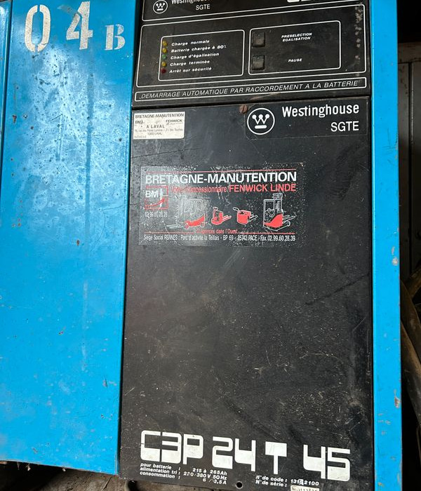 Chargeurs de batteries de traction pour elevateurs , transpalettes , gerbeurs electriques - ציוד תעשייתי: תמונה 4 Chargeurs de batteries de traction pour elevateurs , transpalettes , gerbeurs electriques - ציוד תעשייתי: תמונה 4