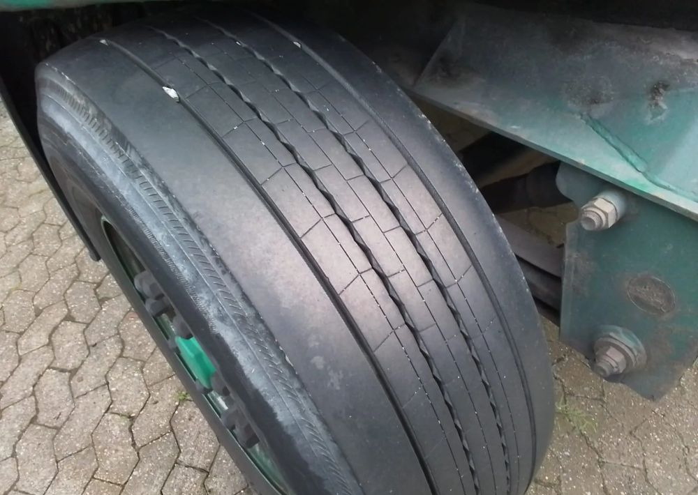 Krone Przyczepa 3 osie Firanka - קרון נגרר עם וילונות צד: תמונה 5 Krone Przyczepa 3 osie Firanka - קרון נגרר עם וילונות צד: תמונה 5