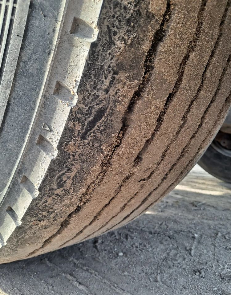 Krone Przyczepa KRONE Budowlanka - קרון נגרר צד נופל/ שטוח: תמונה 3 Krone Przyczepa KRONE Budowlanka - קרון נגרר צד נופל/ שטוח: תמונה 3