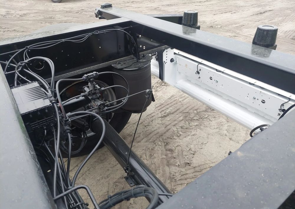 קרון נגרר מוביל מכולות/ החלפת גוף Krone: תמונה 12 קרון נגרר מוביל מכולות/ החלפת גוף Krone: תמונה 12