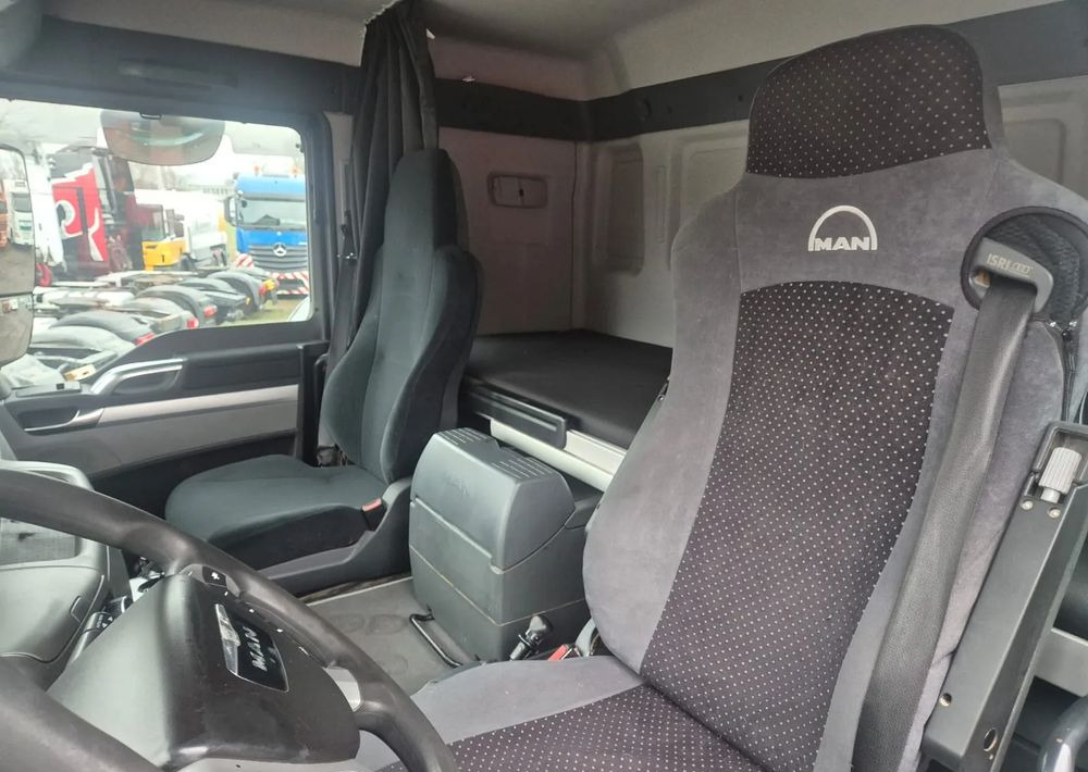 MAN TGS 18.400 Euro 6 Nauka jazdy - יחידת טרקטור, סמיטריילר עם וילונות צד: תמונה 4 MAN TGS 18.400 Euro 6 Nauka jazdy - יחידת טרקטור, סמיטריילר עם וילונות צד: תמונה 4