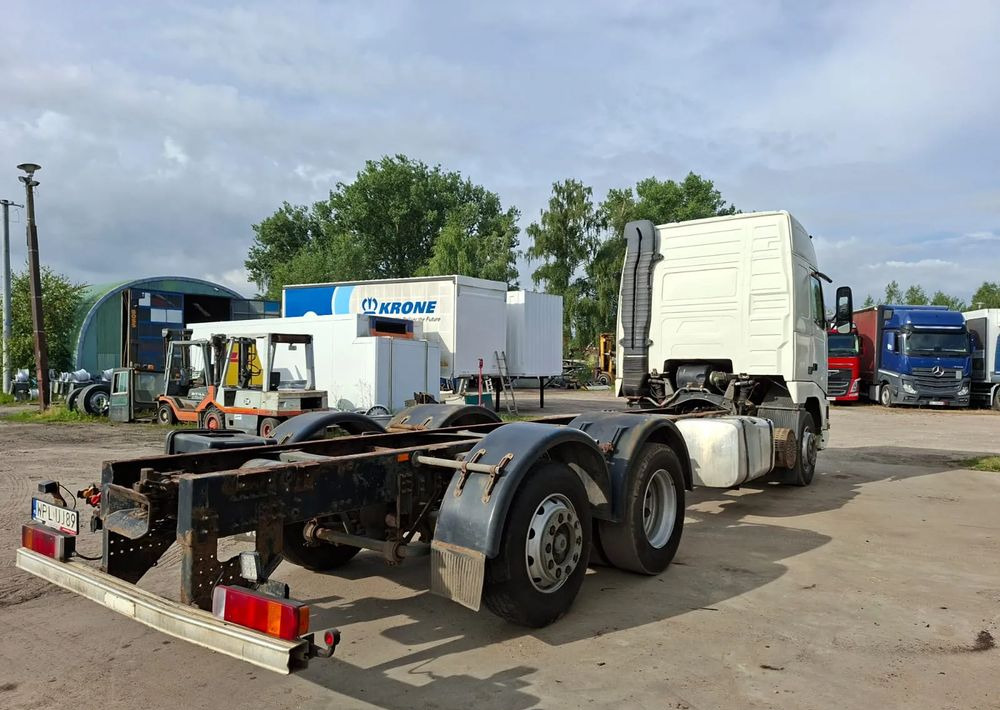 Volvo FH 420 6x2 - משאית עם שלדת תא: תמונה 4 Volvo FH 420 6x2 - משאית עם שלדת תא: תמונה 4