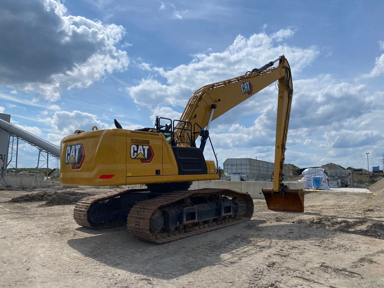 CATERPILLAR 340 Long Reach - מחפר סורק: תמונה 1 CATERPILLAR 340 Long Reach - מחפר סורק: תמונה 1