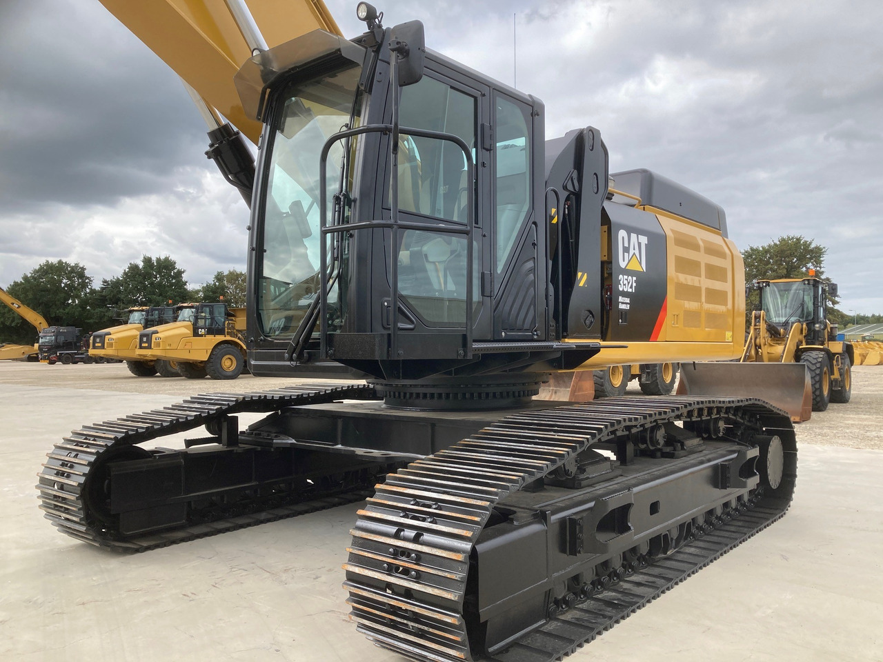 CATERPILLAR 352F Material Handler - מטפל בפסולת/ תעשייתי: תמונה 2 CATERPILLAR 352F Material Handler - מטפל בפסולת/ תעשייתי: תמונה 2