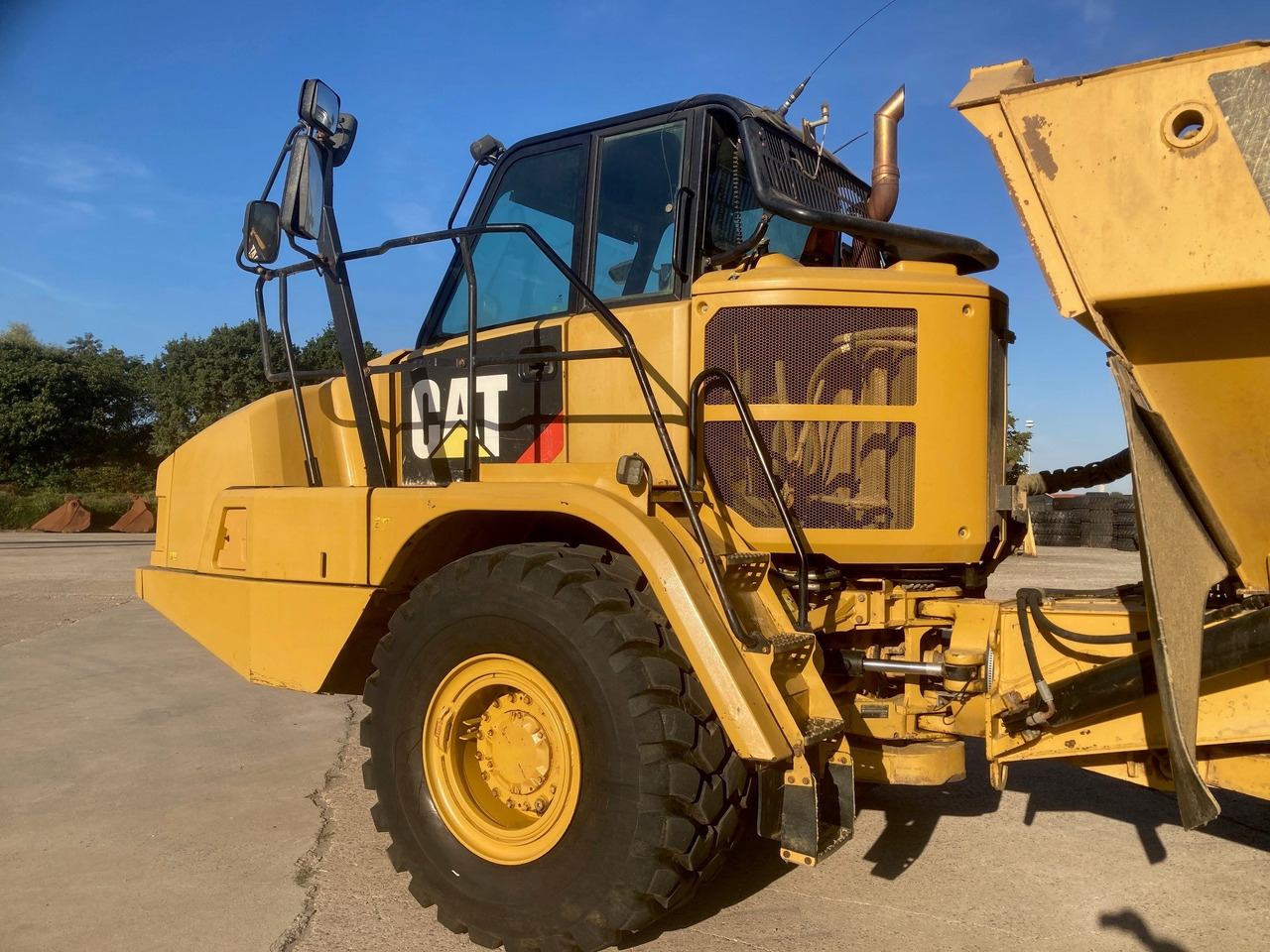 CATERPILLAR 730C - מסיר פסולת מפרקי: תמונה 2 CATERPILLAR 730C - מסיר פסולת מפרקי: תמונה 2