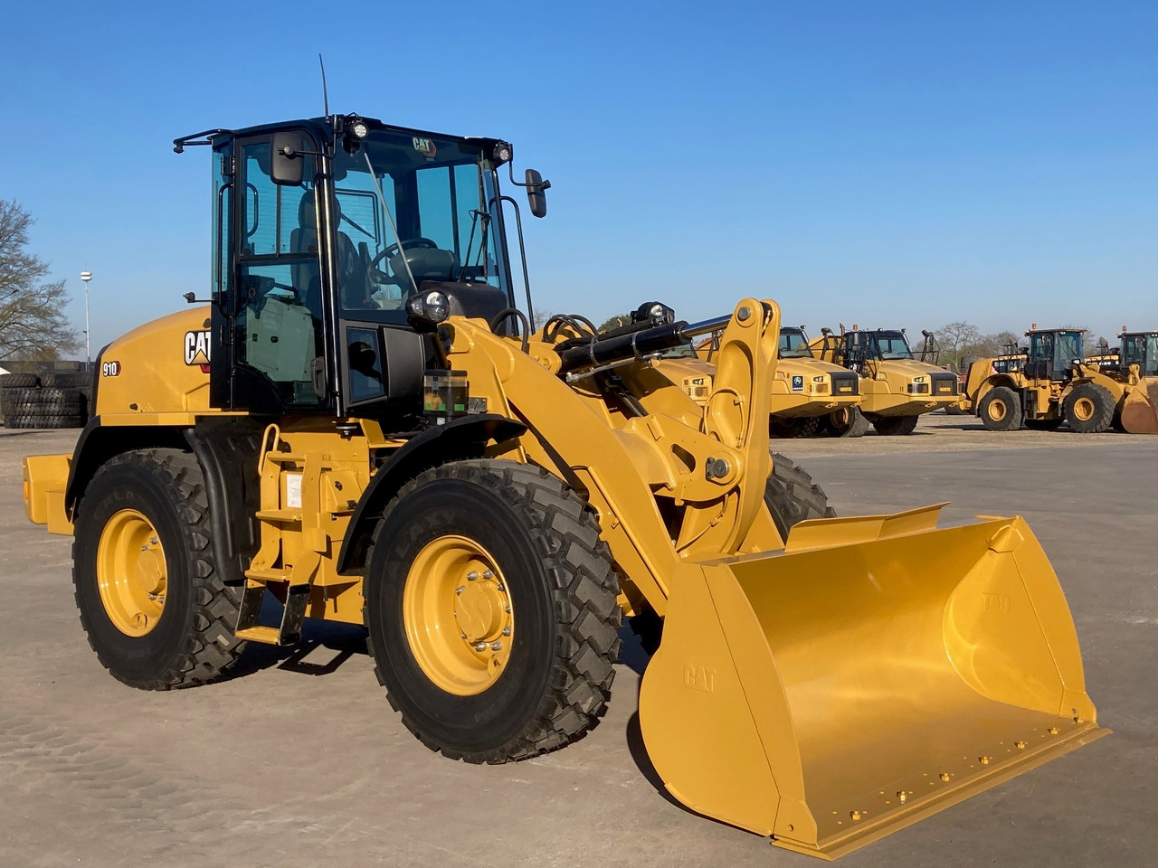 CATERPILLAR 910 - מעמיס גלגלים: תמונה 4 CATERPILLAR 910 - מעמיס גלגלים: תמונה 4