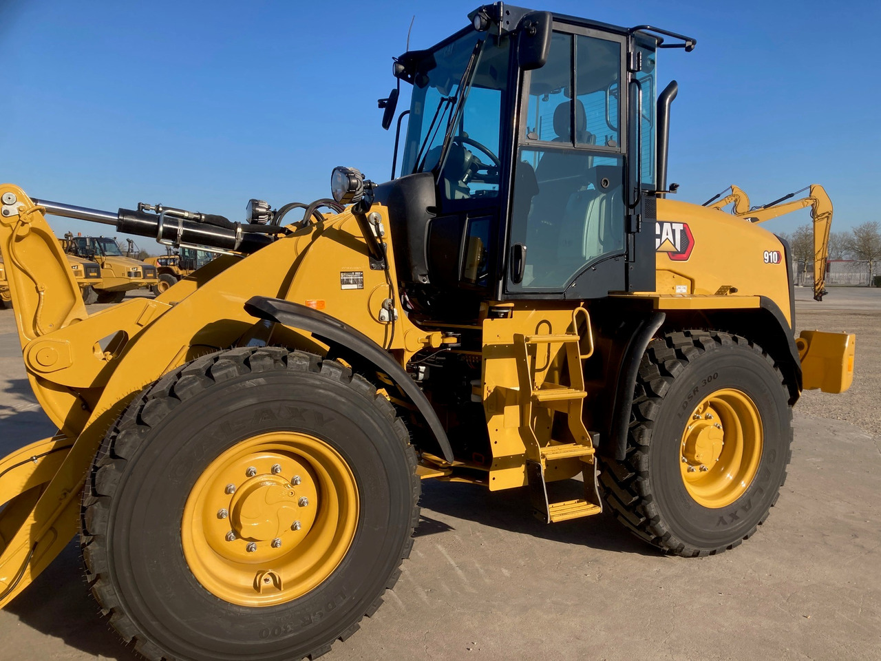 CATERPILLAR 910 - מעמיס גלגלים: תמונה 2 CATERPILLAR 910 - מעמיס גלגלים: תמונה 2