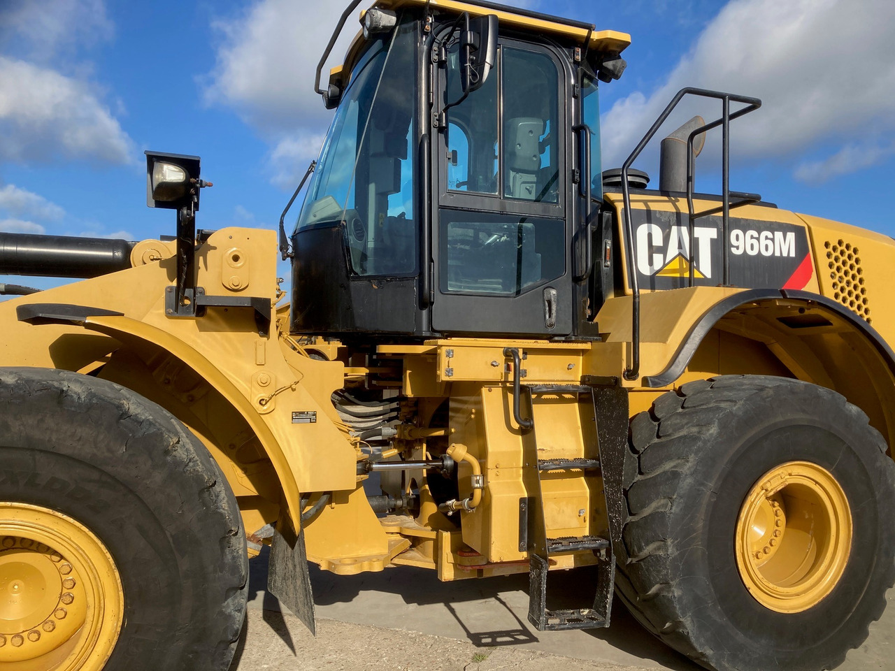 CATERPILLAR 966M - מעמיס גלגלים: תמונה 2 CATERPILLAR 966M - מעמיס גלגלים: תמונה 2