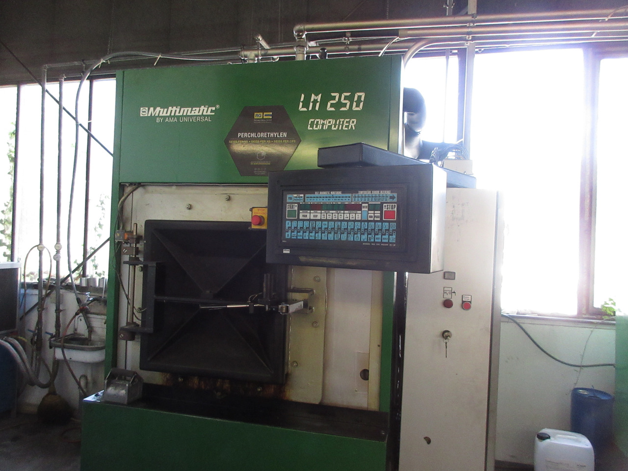 AMA Universal Multimatic LM 250 Computer Entfettungsanlage mit PER Perchlorethylen - כלי מכונה: תמונה 1 AMA Universal Multimatic LM 250 Computer Entfettungsanlage mit PER Perchlorethylen - כלי מכונה: תמונה 1