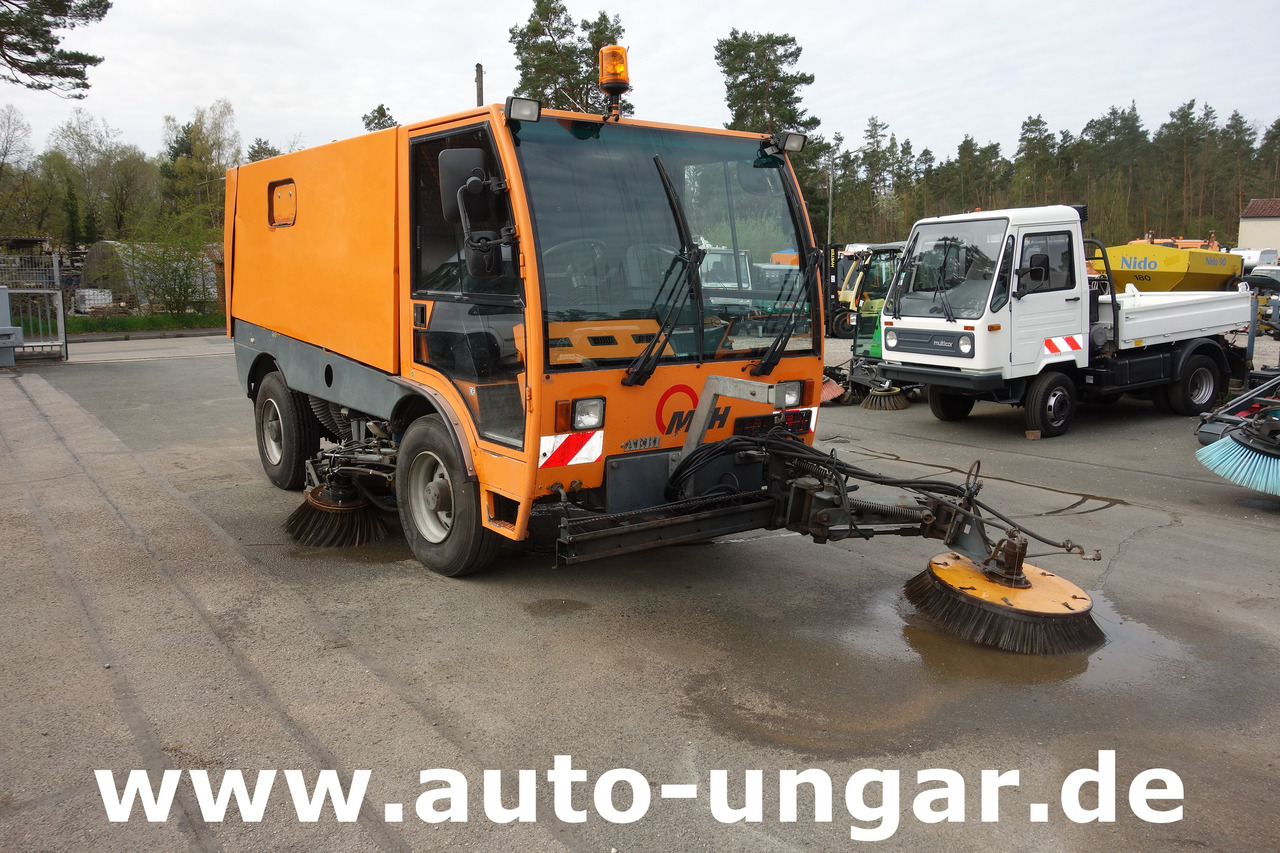 Aebi MFH 5000 Kehrmaschine Baujahr 2004 4-Rad Lenkung Wildkrautbesen - מטאטא כבישים: תמונה 1 Aebi MFH 5000 Kehrmaschine Baujahr 2004 4-Rad Lenkung Wildkrautbesen - מטאטא כבישים: תמונה 1