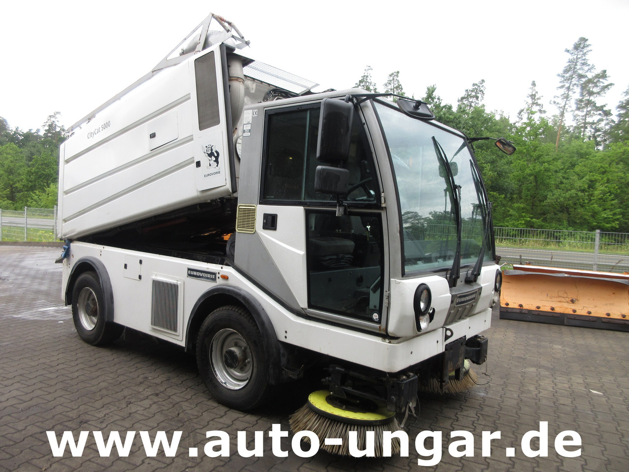 BUCHER CC5000 Kehrmaschine Motorschaden - Euro 5 Kärcher am Heck - מטאטא כבישים: תמונה 1 BUCHER CC5000 Kehrmaschine Motorschaden - Euro 5 Kärcher am Heck - מטאטא כבישים: תמונה 1