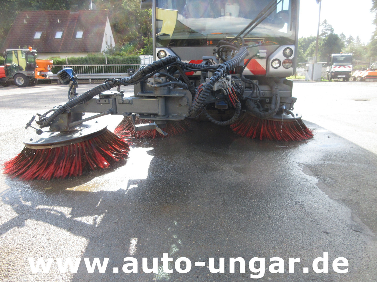 Boschung S3 Kehrmaschine urban sweeper Wildkrautbesen Allradlenkung - מטאטא כבישים: תמונה 3 Boschung S3 Kehrmaschine urban sweeper Wildkrautbesen Allradlenkung - מטאטא כבישים: תמונה 3