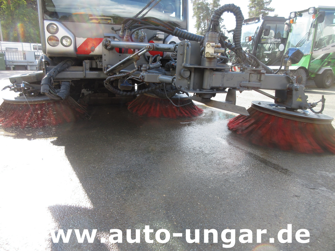 Boschung S3 Kehrmaschine urban sweeper Wildkrautbesen Allradlenkung - מטאטא כבישים: תמונה 5 Boschung S3 Kehrmaschine urban sweeper Wildkrautbesen Allradlenkung - מטאטא כבישים: תמונה 5