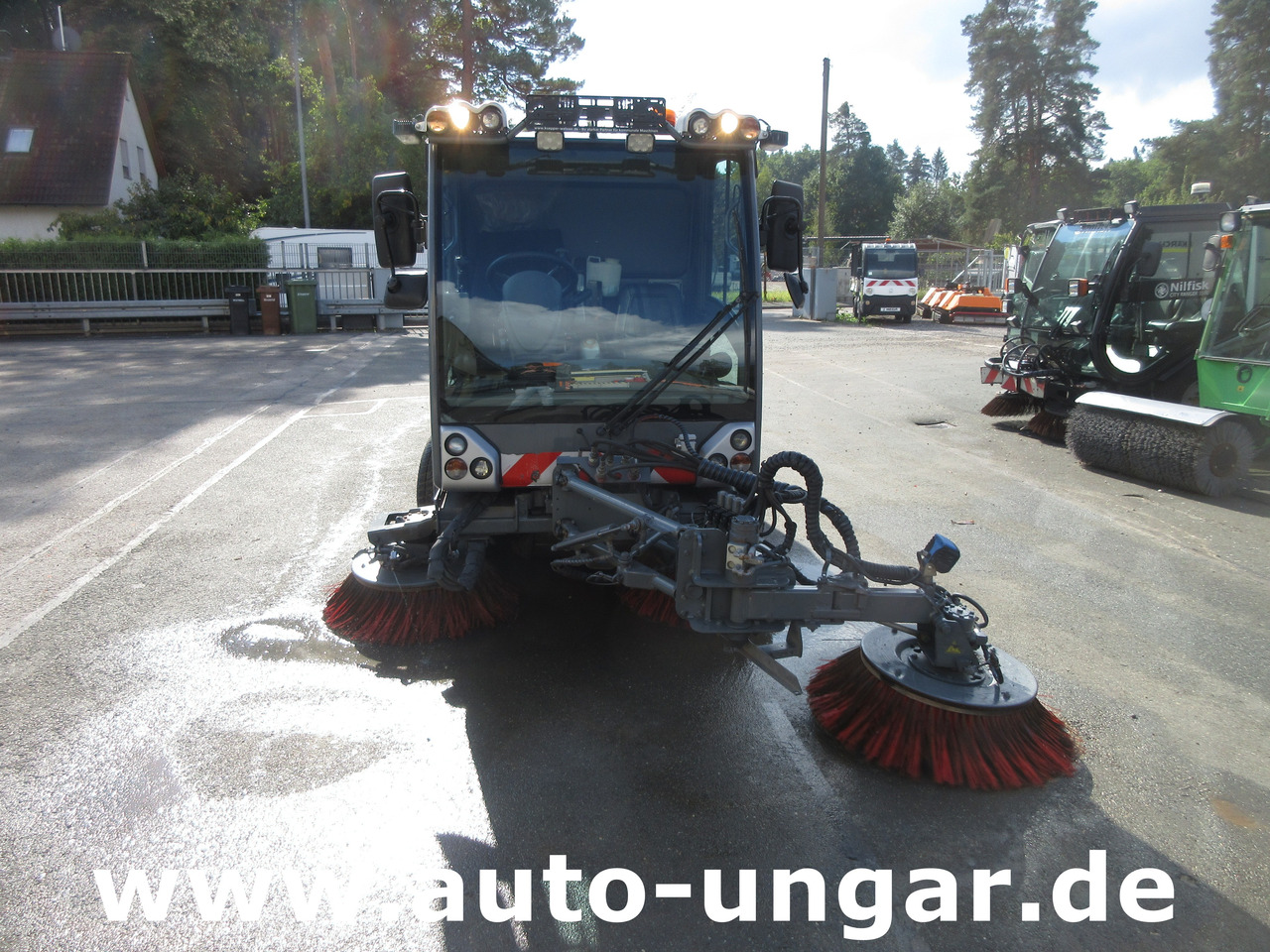 Boschung S3 Kehrmaschine urban sweeper Wildkrautbesen Allradlenkung - מטאטא כבישים: תמונה 4 Boschung S3 Kehrmaschine urban sweeper Wildkrautbesen Allradlenkung - מטאטא כבישים: תמונה 4