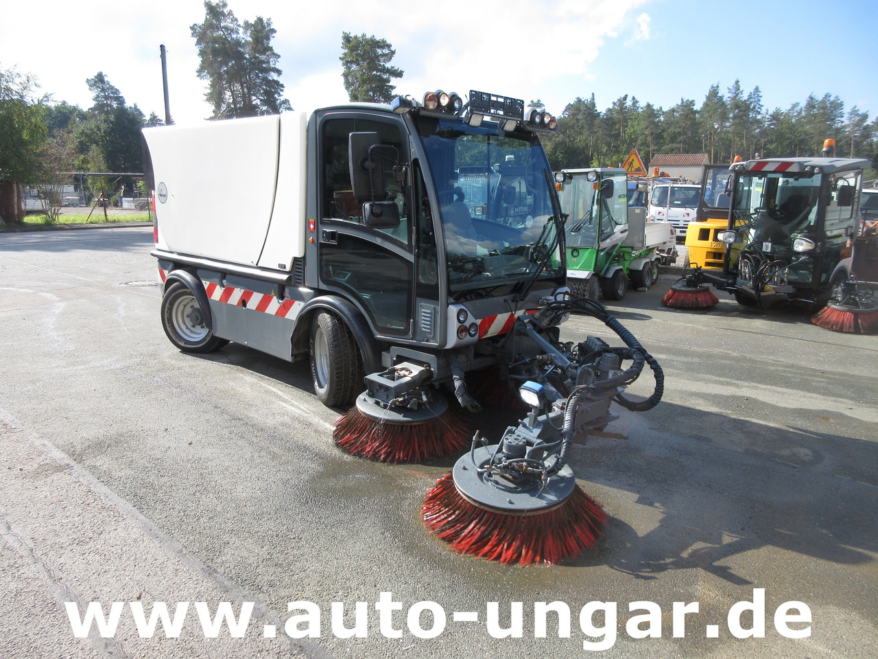 Boschung S3 Kehrmaschine urban sweeper Wildkrautbesen Allradlenkung - מטאטא כבישים: תמונה 1 Boschung S3 Kehrmaschine urban sweeper Wildkrautbesen Allradlenkung - מטאטא כבישים: תמונה 1