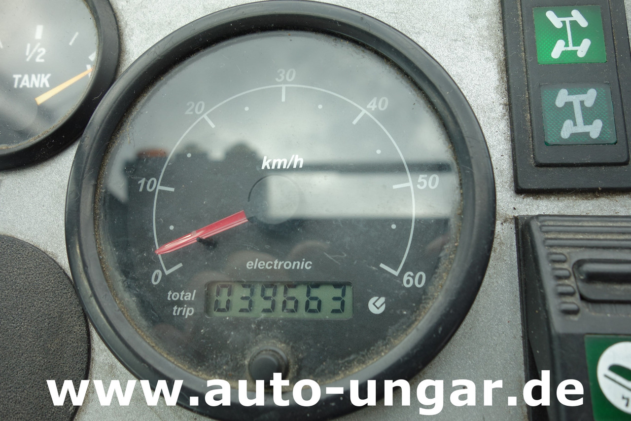 כלי רכב עירוני/ מיוחד Boschung S3 Wasserfass Kipper 4-Rad-Lenkung Multicar Kommunalfahrzeug Geräteträger: תמונה 16 כלי רכב עירוני/ מיוחד Boschung S3 Wasserfass Kipper 4-Rad-Lenkung Multicar Kommunalfahrzeug Geräteträger: תמונה 16