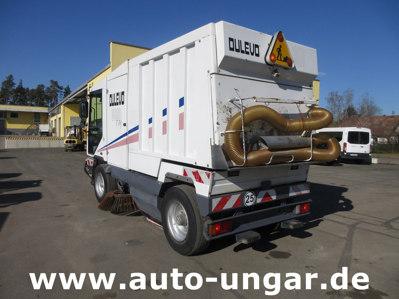 DULEVO 5000 City Hochentleerung Handsaugschlauch Frontbesen 4x4x4 - מטאטא כבישים: תמונה 3 DULEVO 5000 City Hochentleerung Handsaugschlauch Frontbesen 4x4x4 - מטאטא כבישים: תמונה 3