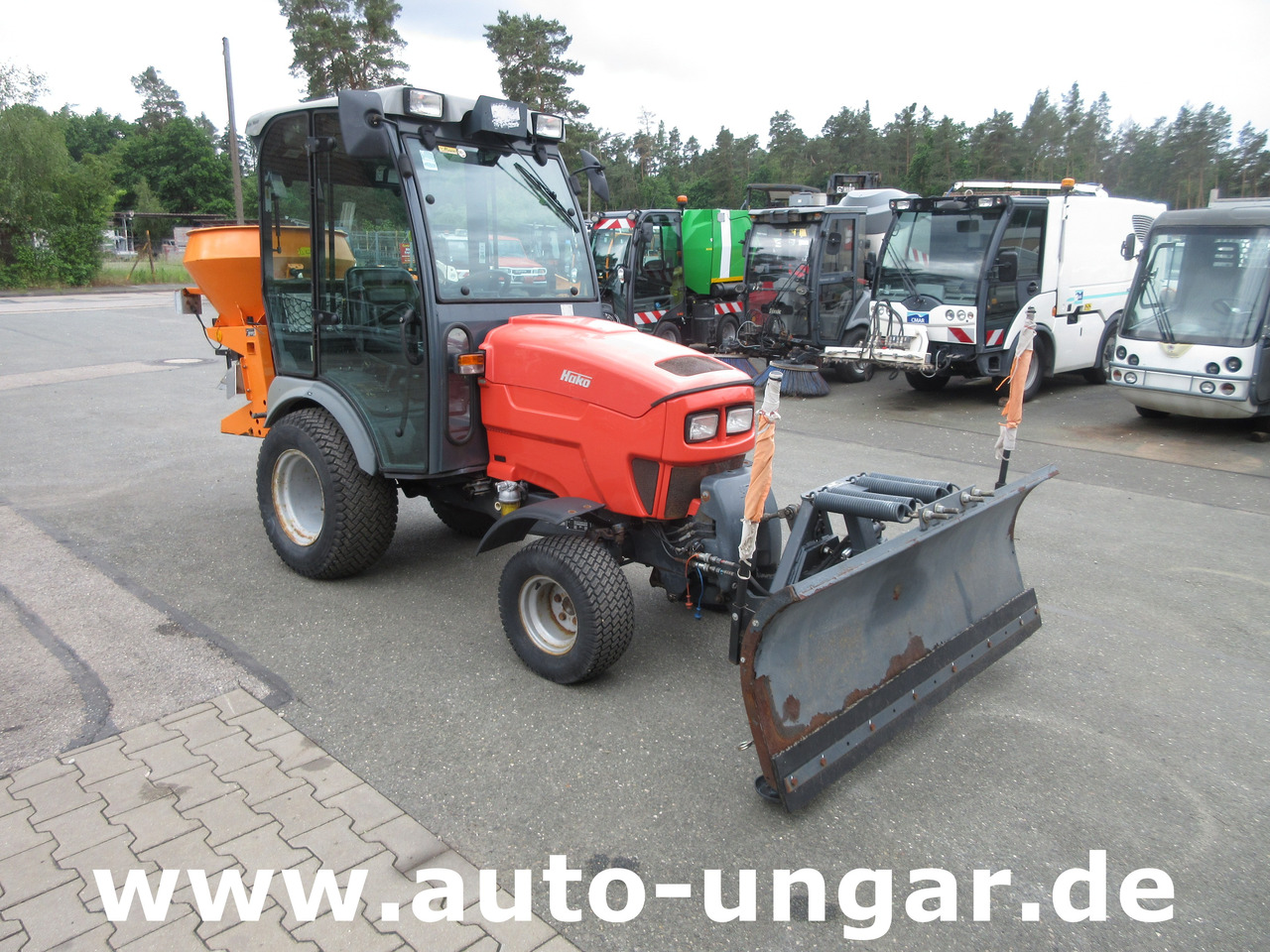 HAKO Hakotrac 2650 DA Winterdienst Schneepflug & Streuer 4x4 Zapfwelle Hydraulik - טרקטור עירוני: תמונה 2 HAKO Hakotrac 2650 DA Winterdienst Schneepflug & Streuer 4x4 Zapfwelle Hydraulik - טרקטור עירוני: תמונה 2