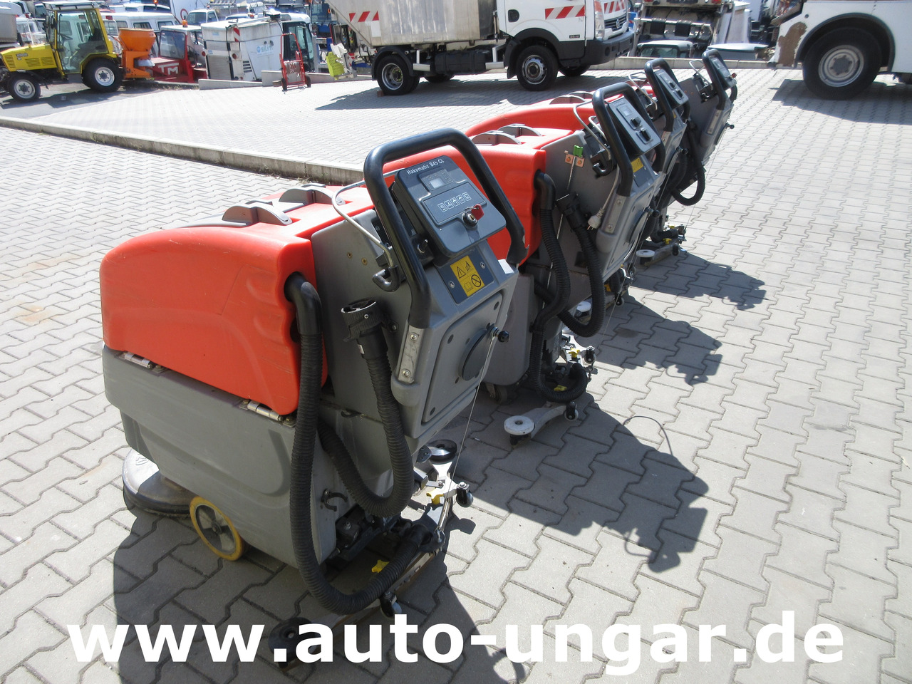 Hako B45 Scheuersaugmaschine B45CL eigener Antrieb Scrubber - מייבש קרצוף: תמונה 3 Hako B45 Scheuersaugmaschine B45CL eigener Antrieb Scrubber - מייבש קרצוף: תמונה 3