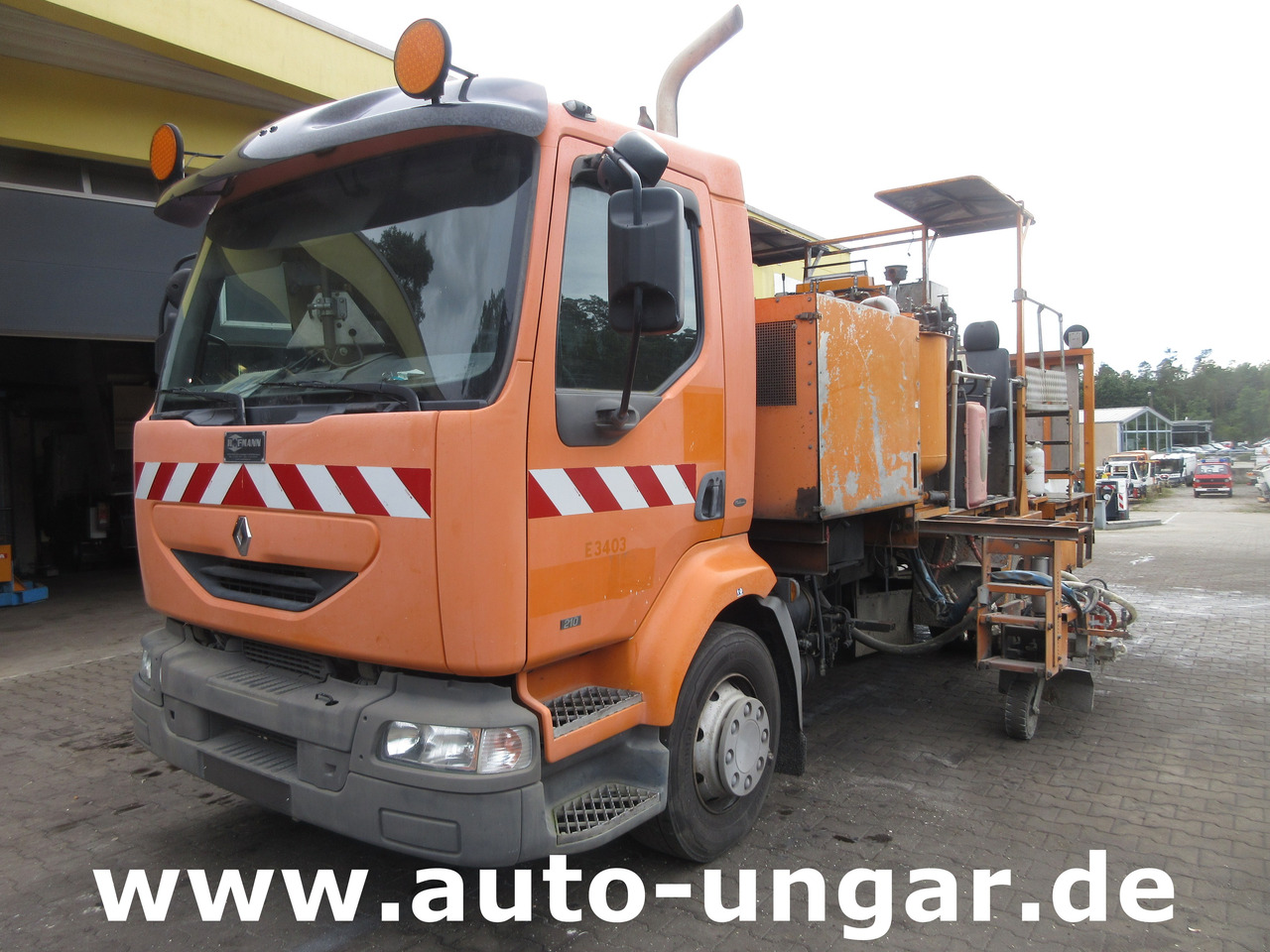 Hofmann H75 - 1000 Thermoplastic Roadmarking Machine Truck Mounted Hot Paint - מכונת אספלט: תמונה 1 Hofmann H75 - 1000 Thermoplastic Roadmarking Machine Truck Mounted Hot Paint - מכונת אספלט: תמונה 1