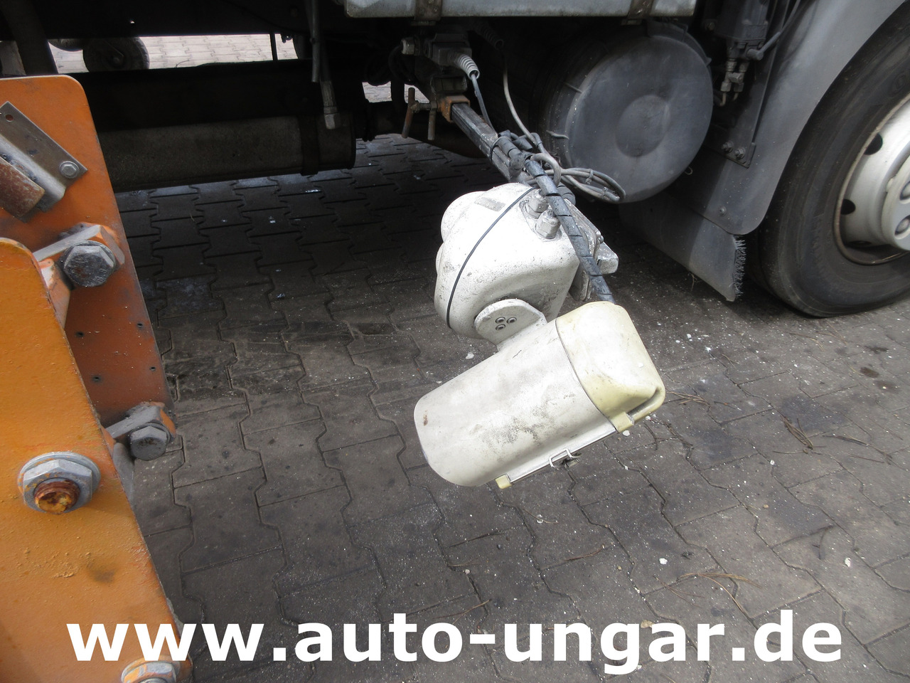 Hofmann H75 - 1000 Thermoplastic Roadmarking Machine Truck Mounted Hot Paint - מכונת אספלט: תמונה 5 Hofmann H75 - 1000 Thermoplastic Roadmarking Machine Truck Mounted Hot Paint - מכונת אספלט: תמונה 5
