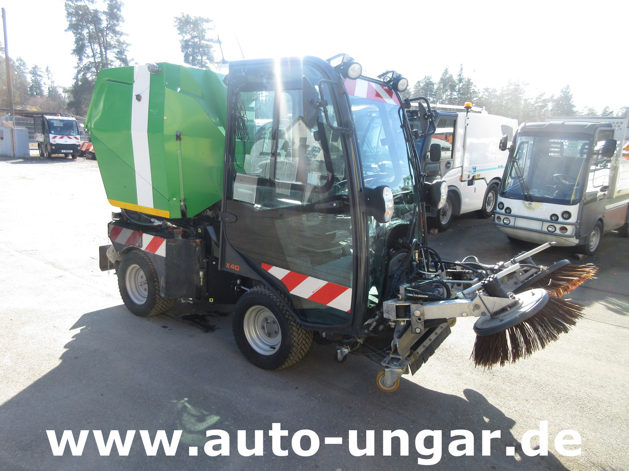 Holder X40 / X45 Baujahr 2017 Knicklenkung Kehraufbau 4x4 Kommunalhydraulik Frontheber - מטאטא כבישים: תמונה 2 Holder X40 / X45 Baujahr 2017 Knicklenkung Kehraufbau 4x4 Kommunalhydraulik Frontheber - מטאטא כבישים: תמונה 2