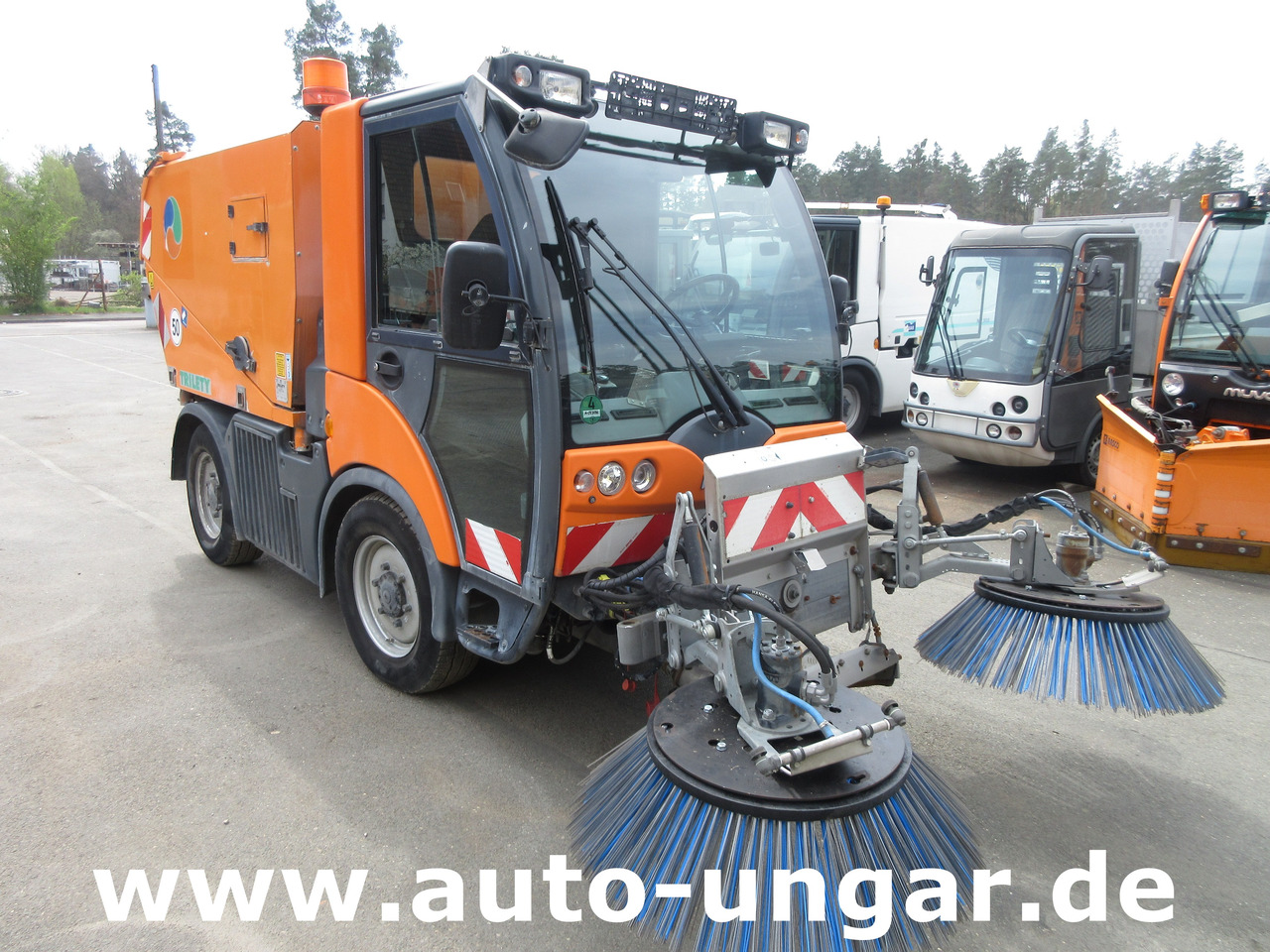 Multicar Tremo X56 4x4 Euro 5 Bj. 2015 Trilety TXK Kehr-Aufbau Motorschaden - כלי רכב עירוני/ מיוחד: תמונה 1 Multicar Tremo X56 4x4 Euro 5 Bj. 2015 Trilety TXK Kehr-Aufbau Motorschaden - כלי רכב עירוני/ מיוחד: תמונה 1