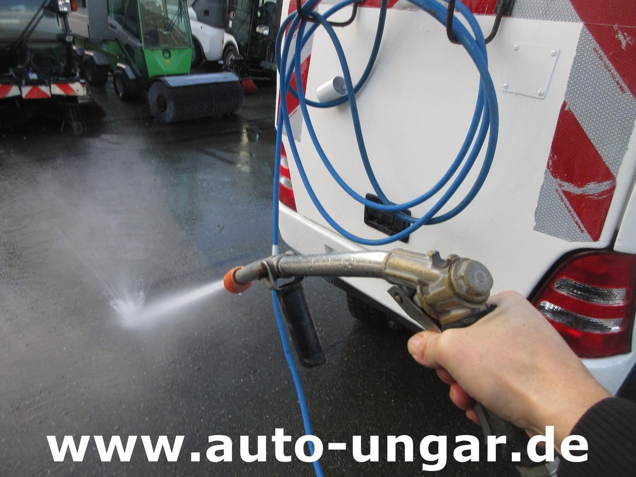 Multicar Tremo X56 CMAR LC 860 Schwemmfahrzeug Streetwasher 4x4x4 Baujahr 2014 EU5 - כלי רכב עירוני/ מיוחד: תמונה 4 Multicar Tremo X56 CMAR LC 860 Schwemmfahrzeug Streetwasher 4x4x4 Baujahr 2014 EU5 - כלי רכב עירוני/ מיוחד: תמונה 4