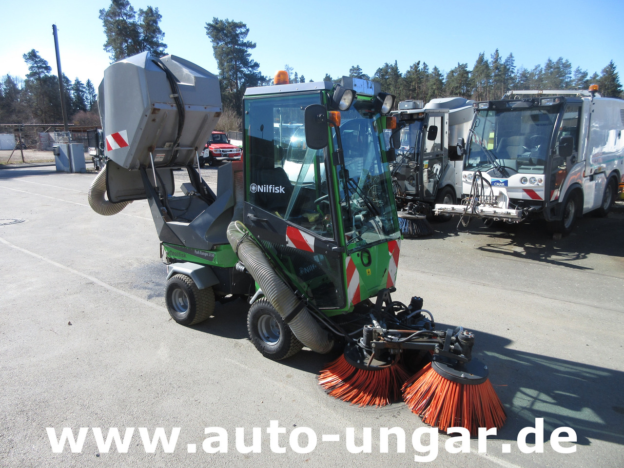 מטאטא כבישים NILFISK Park Ranger 2150 Egholm Geräteträger mit Kehraufbau Baujahr 2018 Perkins: תמונה 21
