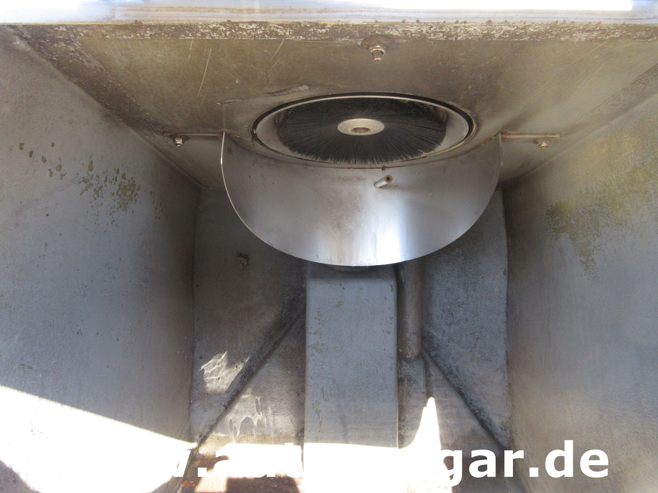 מטאטא כבישים NILFISK Park Ranger 2150 Egholm Geräteträger mit Kehraufbau Baujahr 2018 Perkins: תמונה 12
