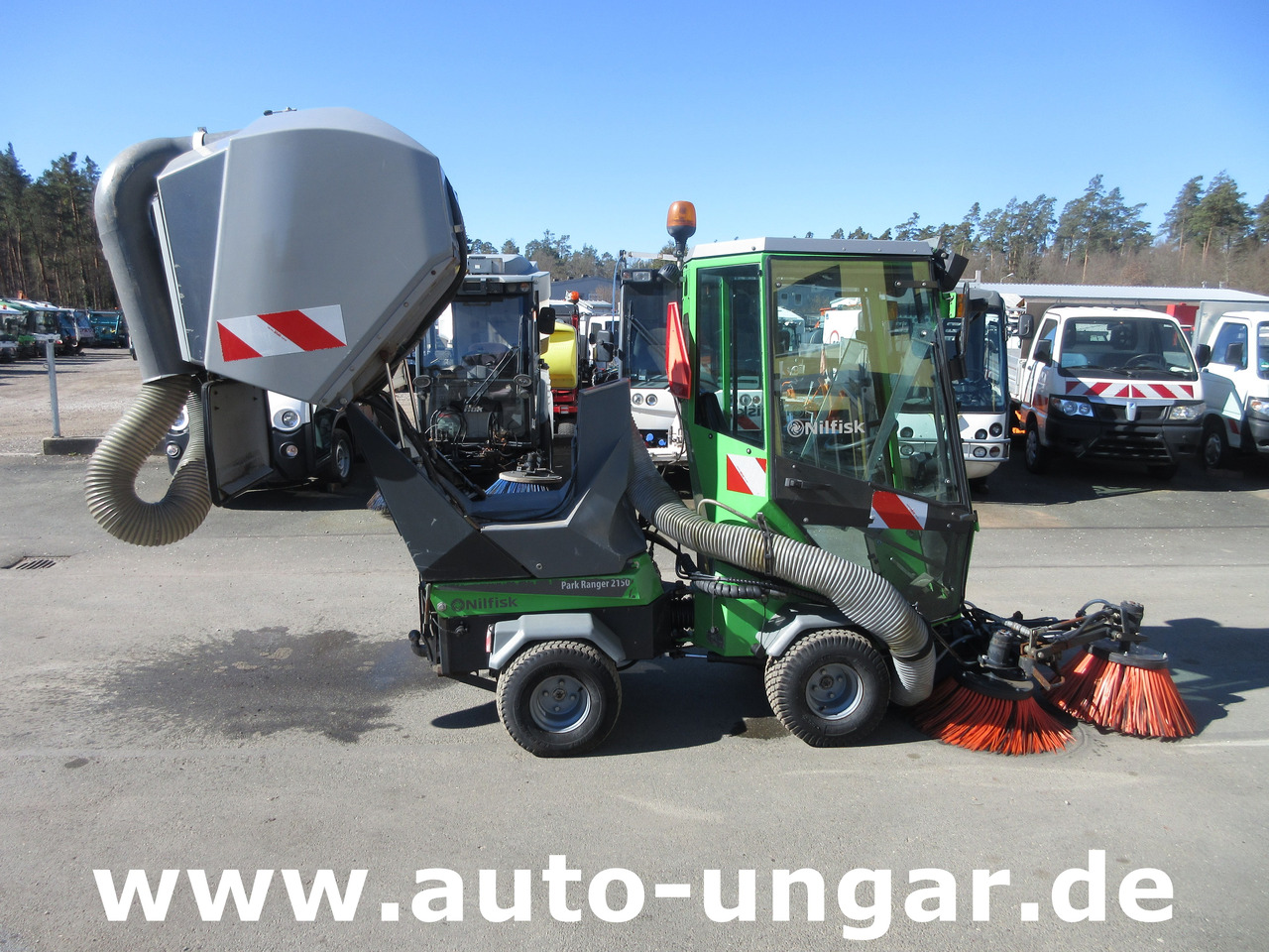 מטאטא כבישים NILFISK Park Ranger 2150 Egholm Geräteträger mit Kehraufbau Baujahr 2018 Perkins: תמונה 20
