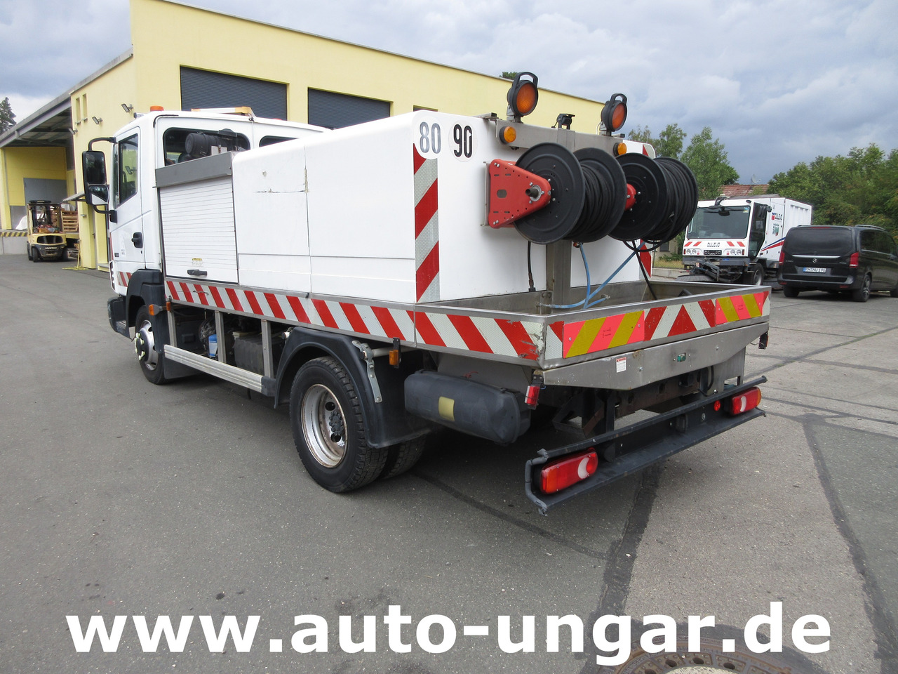 NISSAN Atleon 70.14 mit Hochdruckreiniger Wasserwagen Waschwagen Kärcher High Pressure - כלי רכב עירוני/ מיוחד: תמונה 5 NISSAN Atleon 70.14 mit Hochdruckreiniger Wasserwagen Waschwagen Kärcher High Pressure - כלי רכב עירוני/ מיוחד: תמונה 5