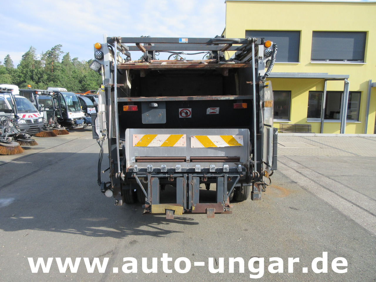 Nissan Cabstar 35.14 Mecagil Lebon Müllwagen BOM Garbage Truck 3.500kg - משאית אשפה: תמונה 5 Nissan Cabstar 35.14 Mecagil Lebon Müllwagen BOM Garbage Truck 3.500kg - משאית אשפה: תמונה 5
