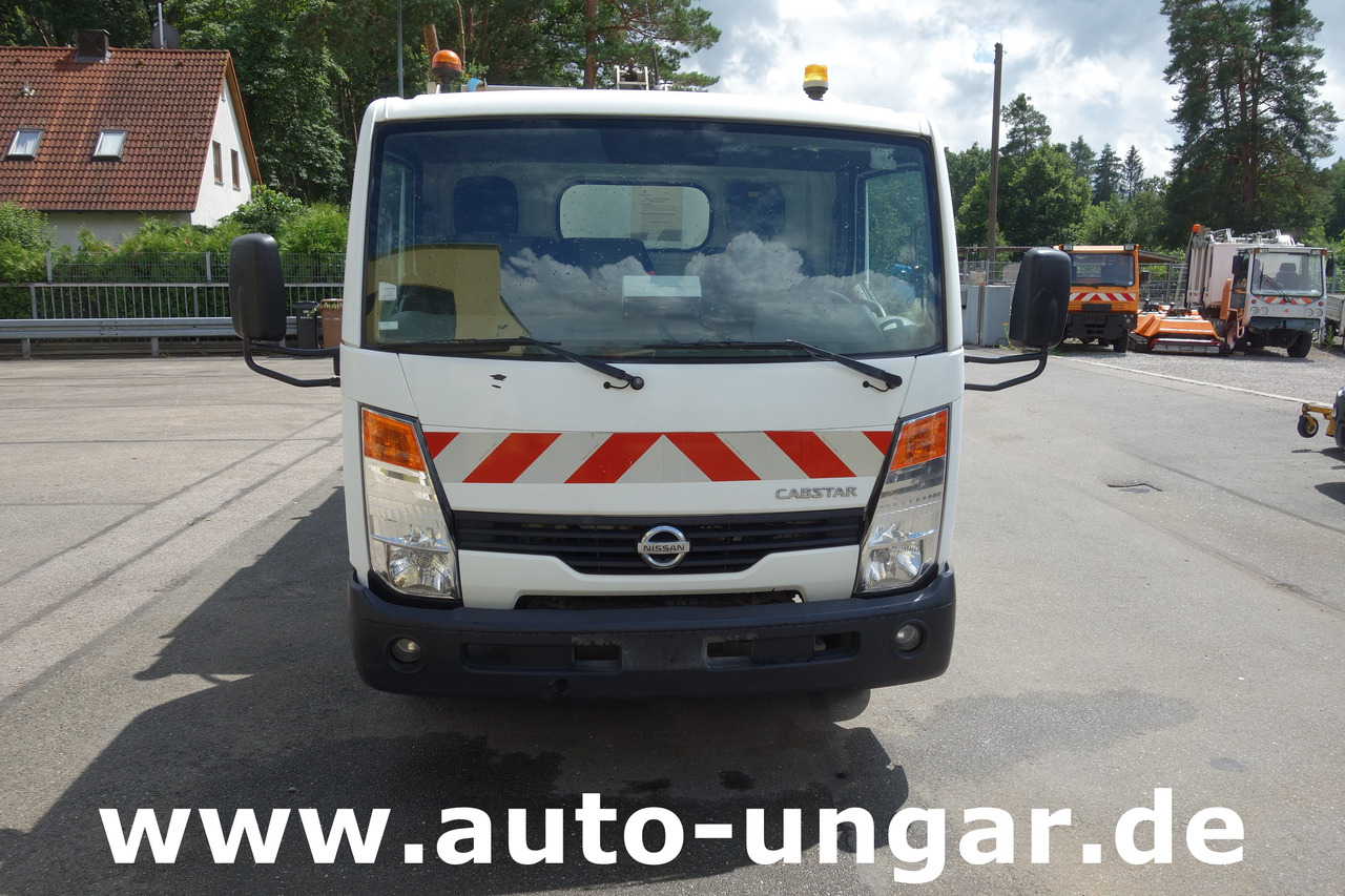 Nissan Cabstar 45.13 Müllwagen PB M7XL mit Lifter und Presse Kleinmüllwagen - משאית אשפה: תמונה 2 Nissan Cabstar 45.13 Müllwagen PB M7XL mit Lifter und Presse Kleinmüllwagen - משאית אשפה: תמונה 2