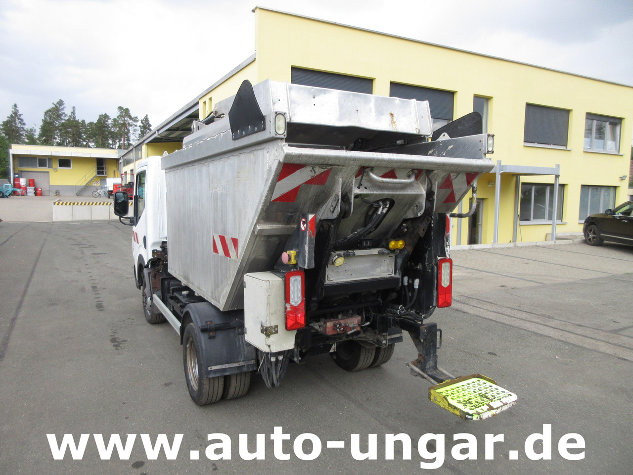 RENAULT Maxity 3.500kg Faun Provence Benne Müllwagen 5m³ Alumulde mit Presse - משאית אשפה: תמונה 4 RENAULT Maxity 3.500kg Faun Provence Benne Müllwagen 5m³ Alumulde mit Presse - משאית אשפה: תמונה 4