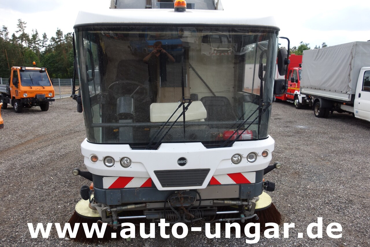 Ravo C540 / 530 Kehrmaschine - Kärcher - Heckabsaugung - Motorschaden - מטאטא כבישים: תמונה 3 Ravo C540 / 530 Kehrmaschine - Kärcher - Heckabsaugung - Motorschaden - מטאטא כבישים: תמונה 3