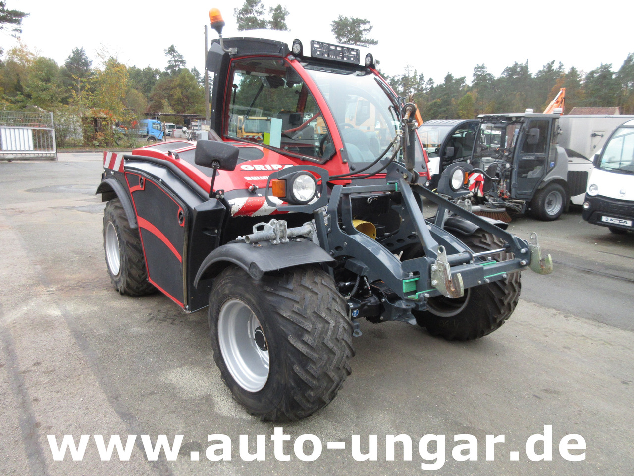 Sauerburger Grip 4 - 75 Standard Hangschlepper Bergtraktot Aebi TT Reform Metrac - מכסחת זרוע: תמונה 1 Sauerburger Grip 4 - 75 Standard Hangschlepper Bergtraktot Aebi TT Reform Metrac - מכסחת זרוע: תמונה 1
