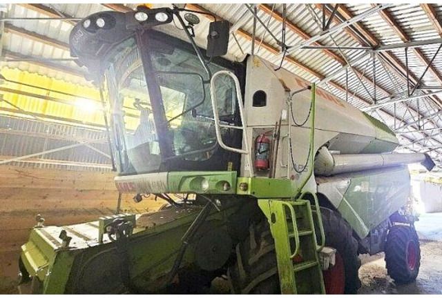 Claas Tucano 450 (839) +V 750 - מקצרת קומבינה: תמונה 1 Claas Tucano 450 (839) +V 750 - מקצרת קומבינה: תמונה 1