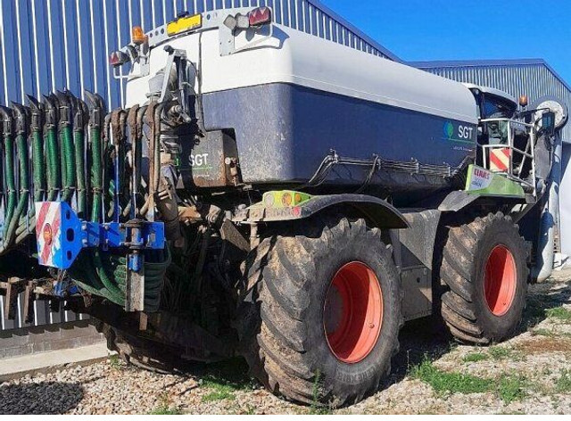 Claas Xerion 4000/783 + SGT(Bauer) - מפזרת זבל: תמונה 1 Claas Xerion 4000/783 + SGT(Bauer) - מפזרת זבל: תמונה 1