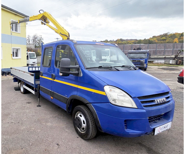Iveco 50C18 Daily 3.D 16V +Effer - כלי רכב מסחרי במיטה שטוחה, כלי רכב מסחרי קומבי: תמונה 2 Iveco 50C18 Daily 3.D 16V +Effer - כלי רכב מסחרי במיטה שטוחה, כלי רכב מסחרי קומבי: תמונה 2