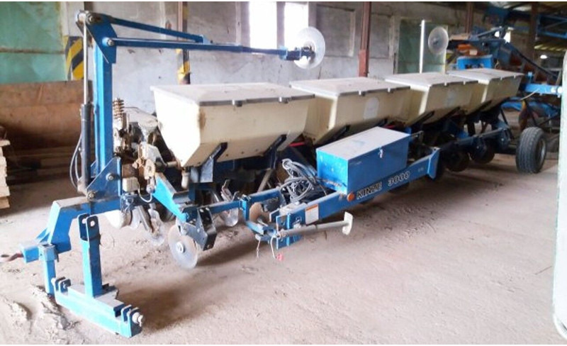 Kinze 3000 (8x lines 75 - מכונת זריעה מדויקת: תמונה 2 Kinze 3000 (8x lines 75 - מכונת זריעה מדויקת: תמונה 2