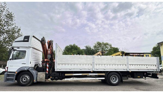Mercedes-Benz 8m Axor 1824 - משאית צד נופל/ שטוחה, משאית מנוף: תמונה 3 Mercedes-Benz 8m Axor 1824 - משאית צד נופל/ שטוחה, משאית מנוף: תמונה 3