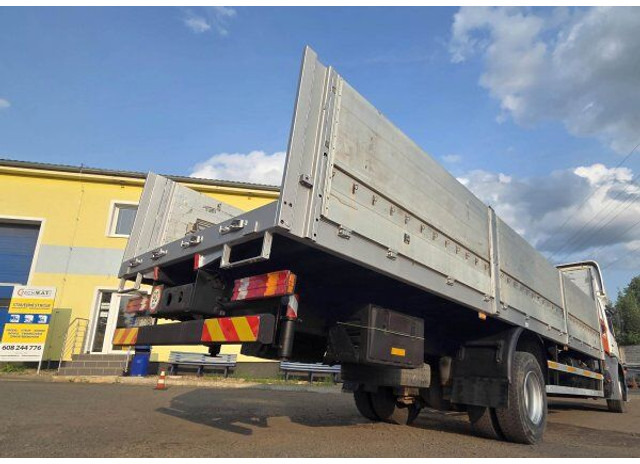 Mercedes-Benz Axor 1824 - משאית צד נופל/ שטוחה, משאית מנוף: תמונה 4 Mercedes-Benz Axor 1824 - משאית צד נופל/ שטוחה, משאית מנוף: תמונה 4