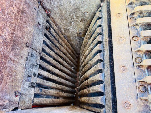 Sandvik QJ 341+ - מגרסת מלחציים: תמונה 5 Sandvik QJ 341+ - מגרסת מלחציים: תמונה 5