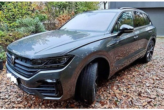 מכונית Volkswagen Touareg 3.0 TDi R-line 4-motion: תמונה 7