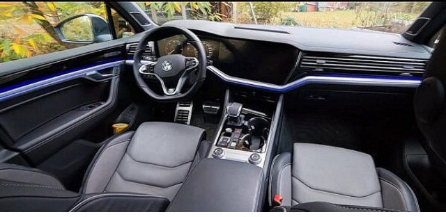 Volkswagen Touareg 3.0 TDi R-line 4-motion - SUV: תמונה 4 Volkswagen Touareg 3.0 TDi R-line 4-motion - SUV: תמונה 4