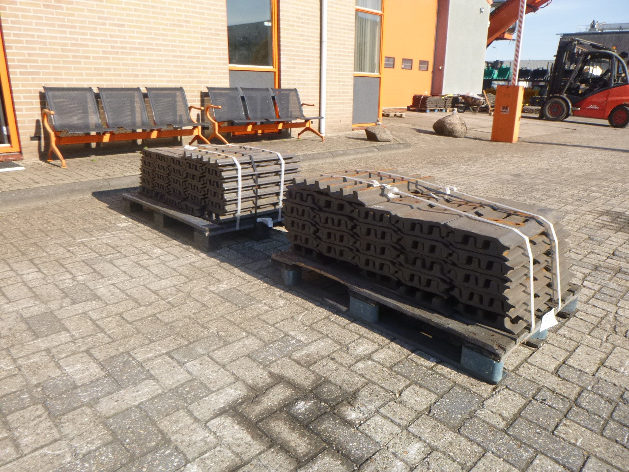 Excavator steel pads - חלקי תושבת עבור מחפר: תמונה 2 Excavator steel pads - חלקי תושבת עבור מחפר: תמונה 2